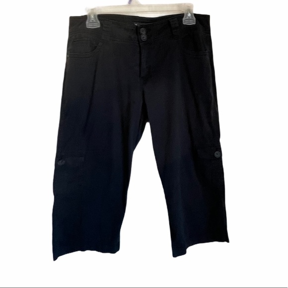 Baccini Black Capris - Picture 6 of 11